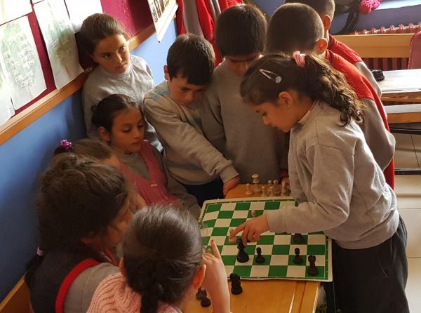 Okullar arası Satranç turnuvasında okulumuzu temsil edecek öğrencilerimizin belirlenmesindeki son hamleler